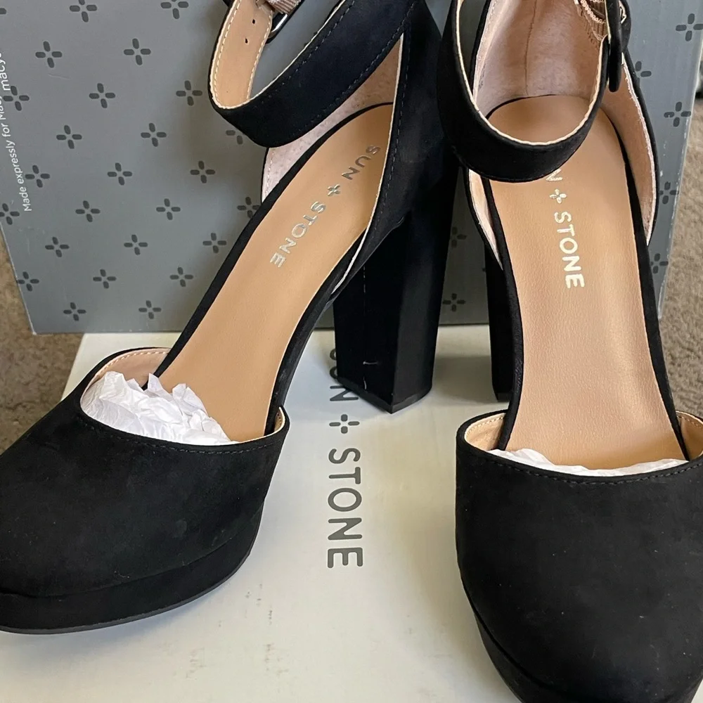 Sun + Stone Black Heeled Sandals - Picture 5 of 5